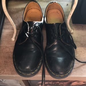 size 6 women’s black 3-eye doc marten shoe